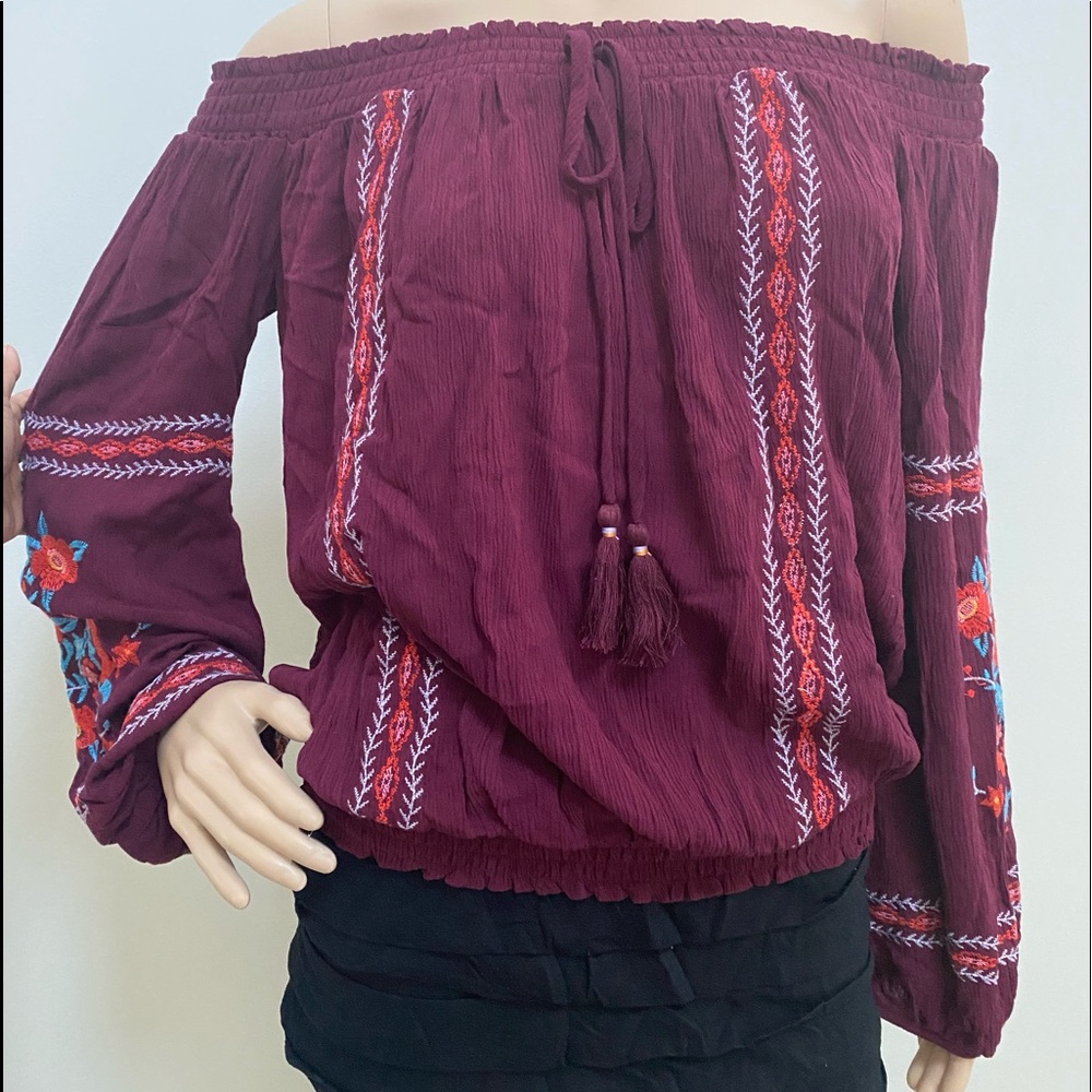 Off Shoulder-Long Sleeve - Picture 3 of 4